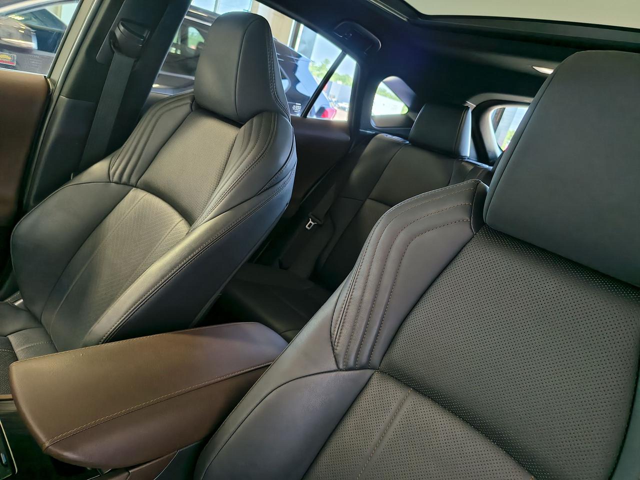 2021 Toyota Venza LIMITED AWD Photo0