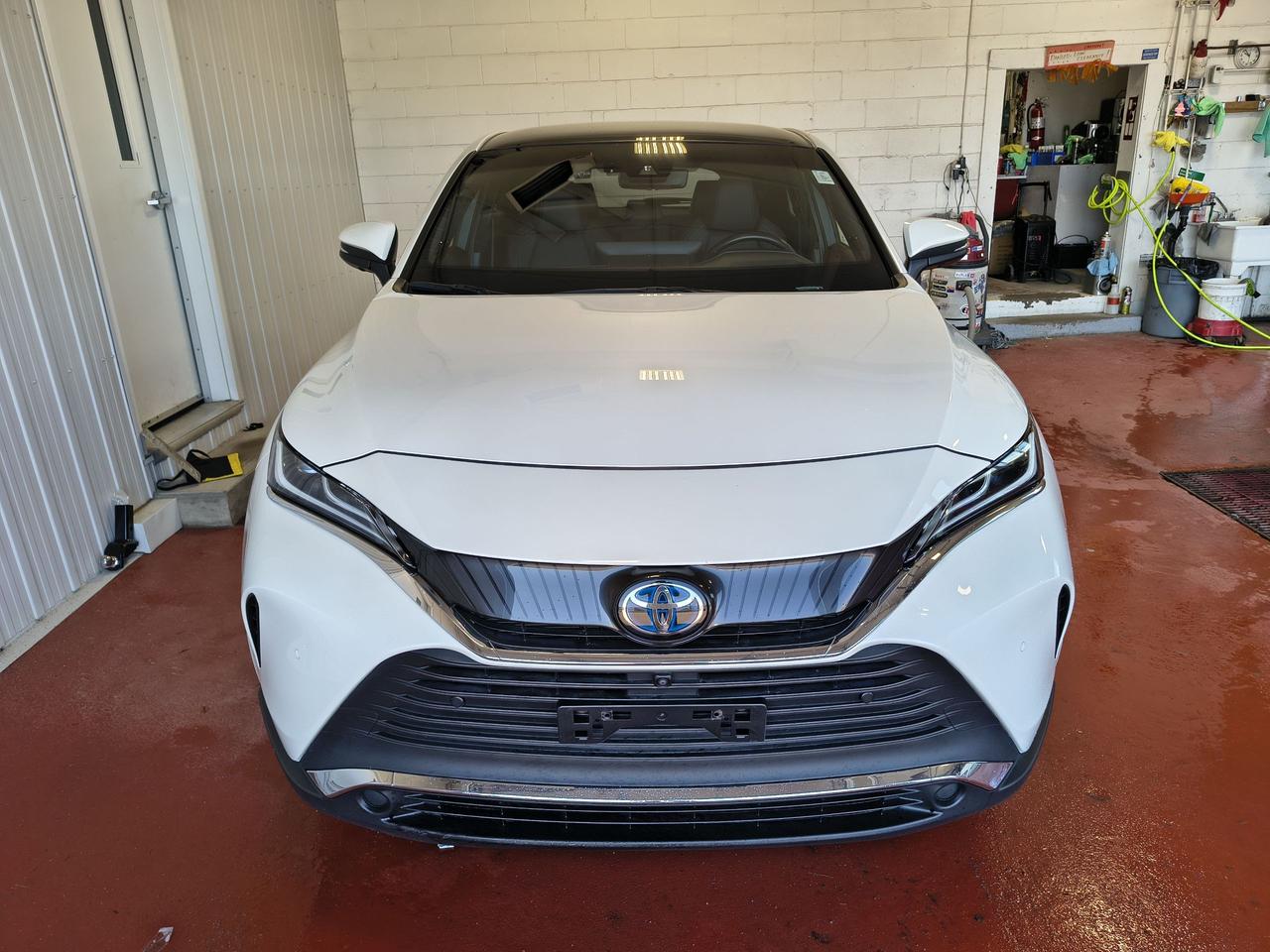 2021 Toyota Venza LIMITED AWD Photo0