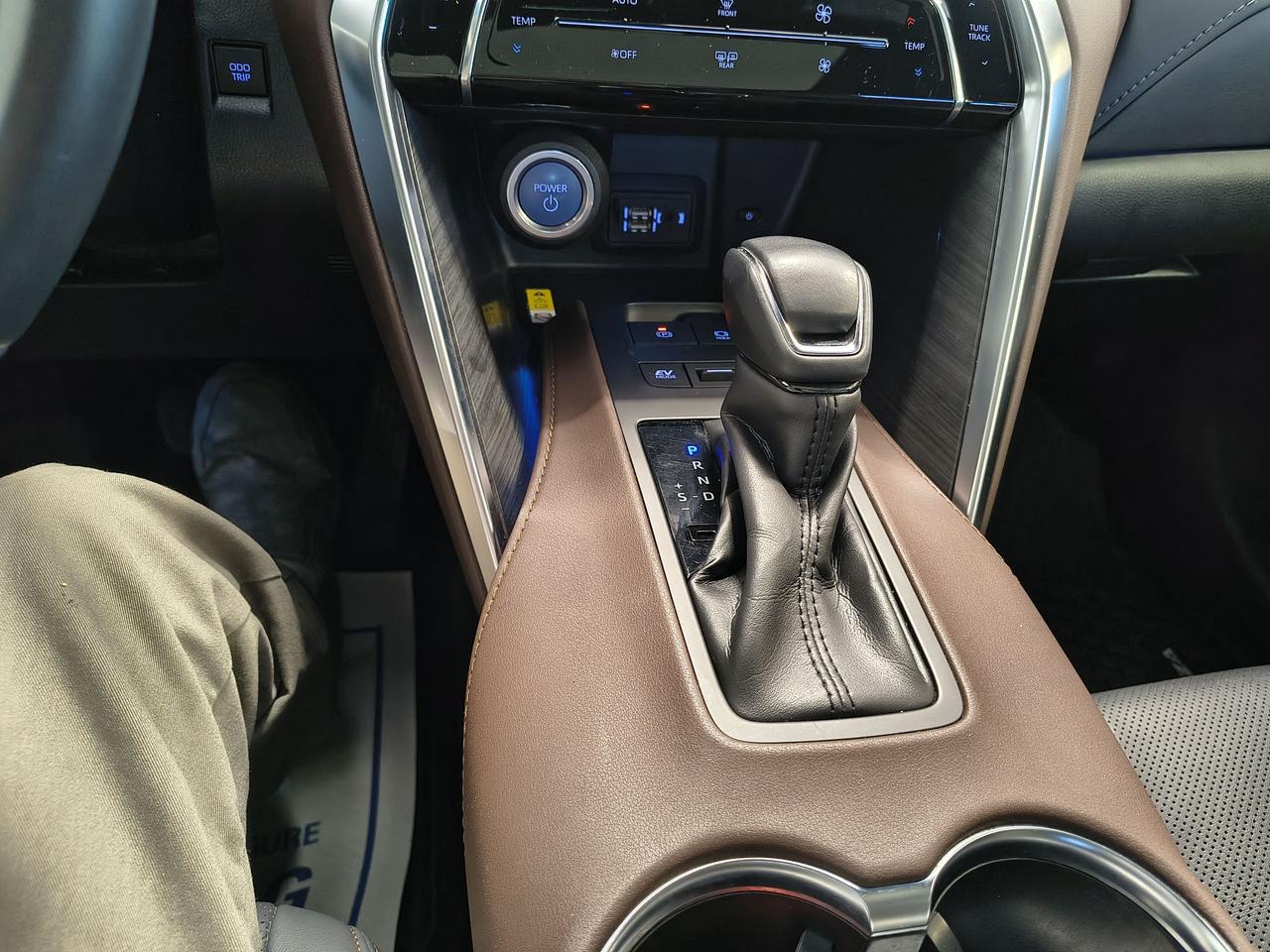 2021 Toyota Venza LIMITED AWD Photo0