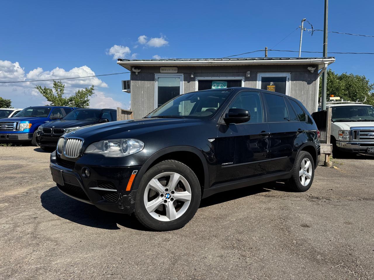 <p>1 OWNER!! LOW LOW MILEAGE!! 29 SERVICE RECORDS!! RUNS AND DRIVES GREAT, COLD AC!!</p><p>SOLD CERTIFIED!!</p>