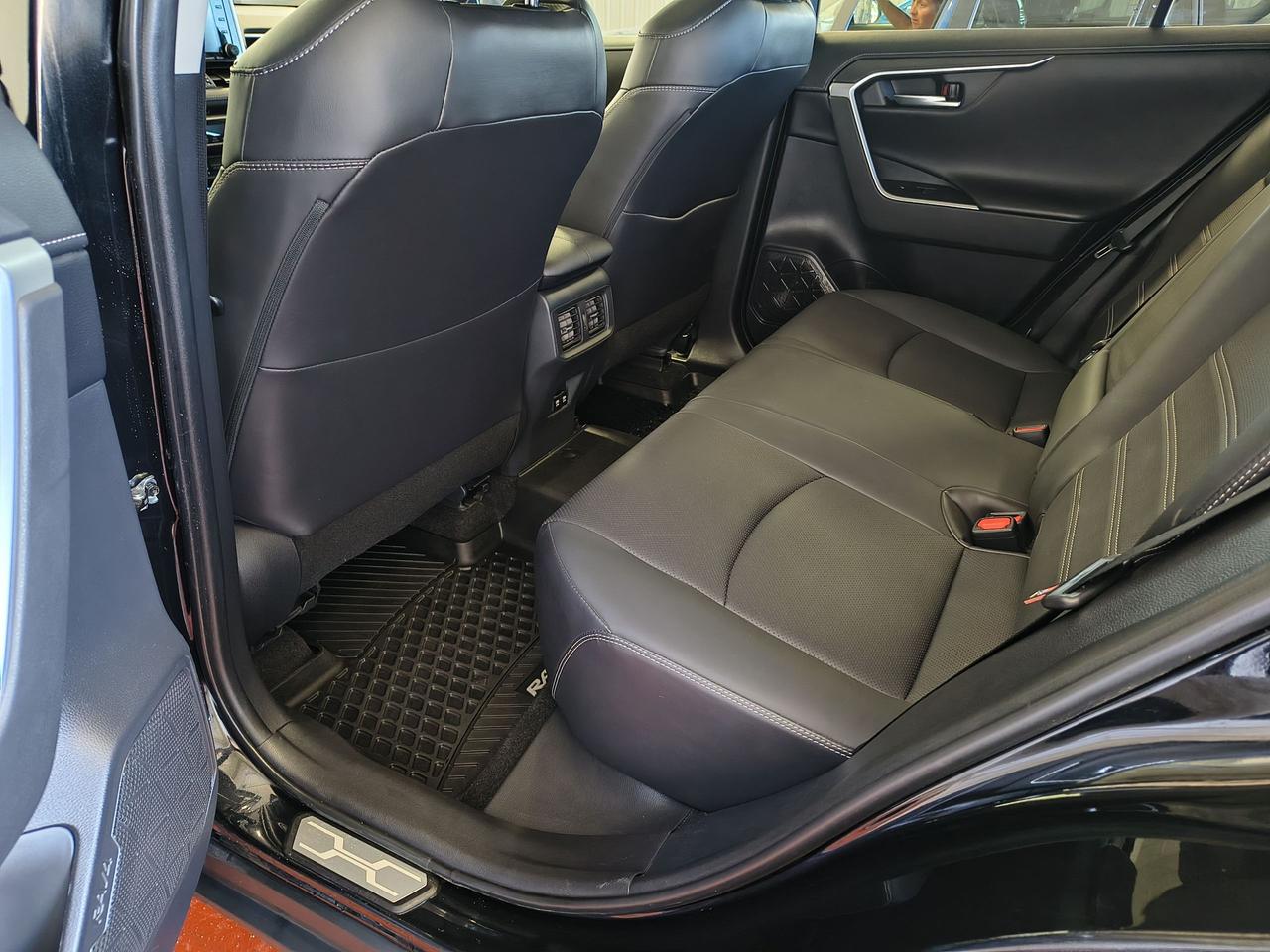 2019 Toyota RAV4 LIMITED  Photo0