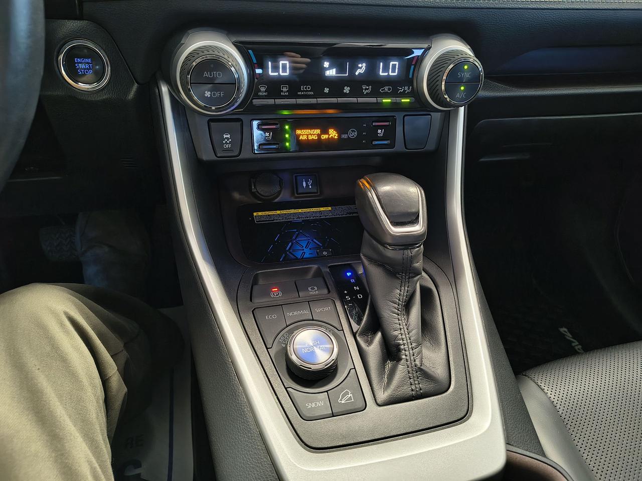 2019 Toyota RAV4 LIMITED  Photo0