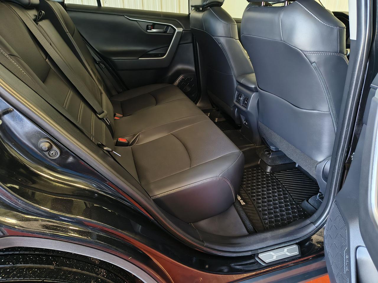 2019 Toyota RAV4 LIMITED  Photo0