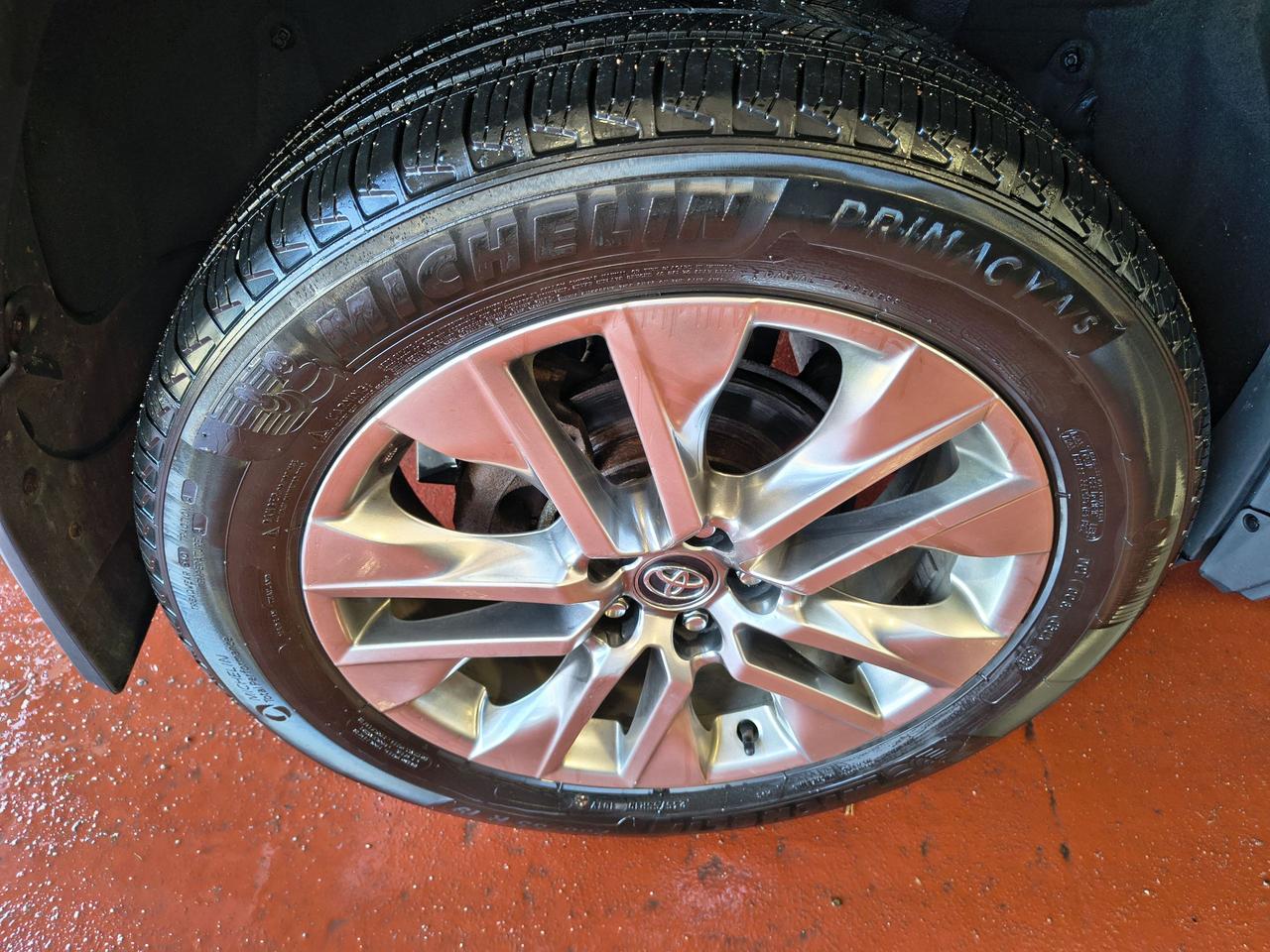 2019 Toyota RAV4 LIMITED  Photo0
