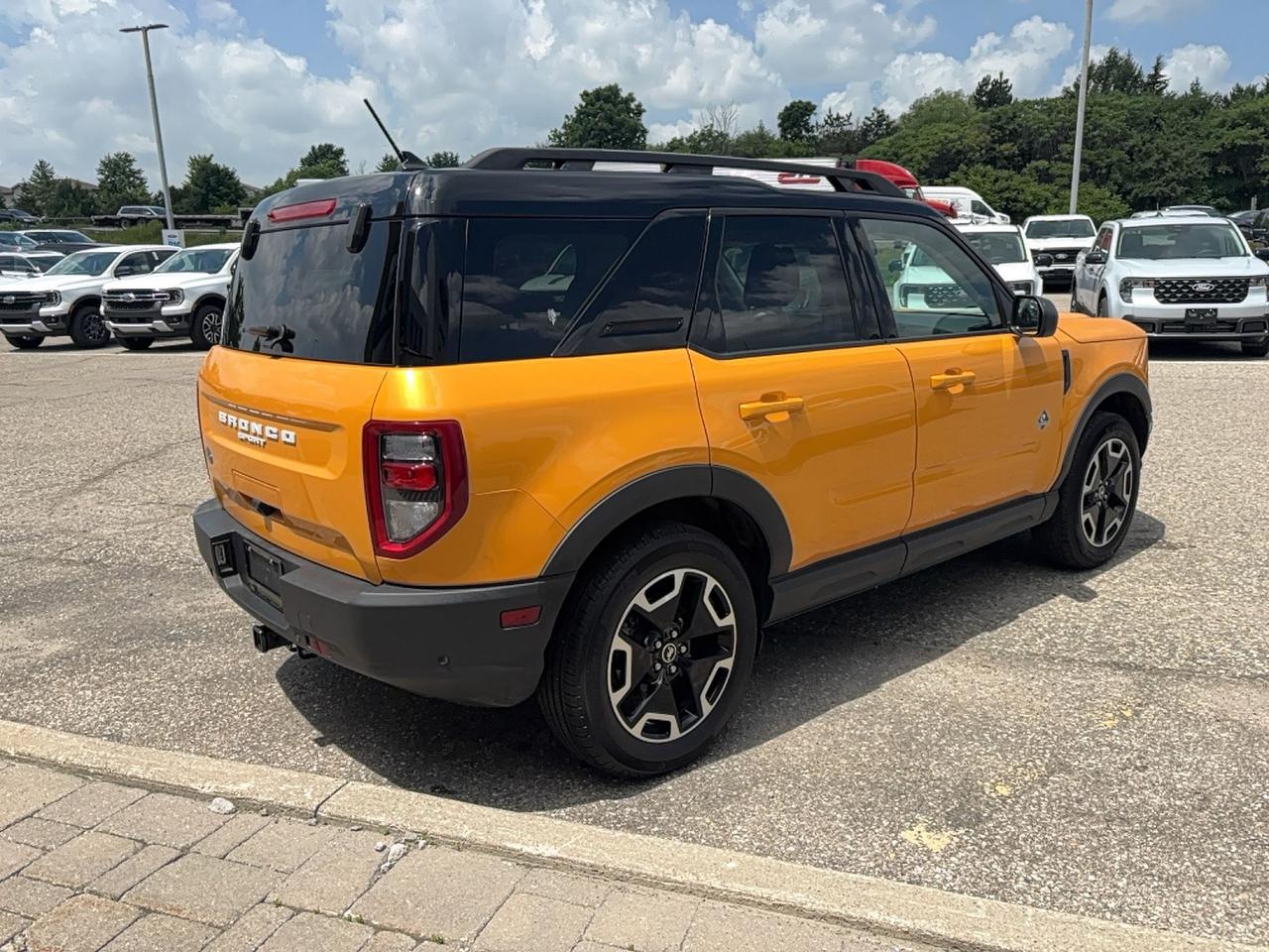 2023 Ford Bronco Sport LOCAL TRADE! TECH PACK! WIRELESS CHARGING, COPILOT Photo4