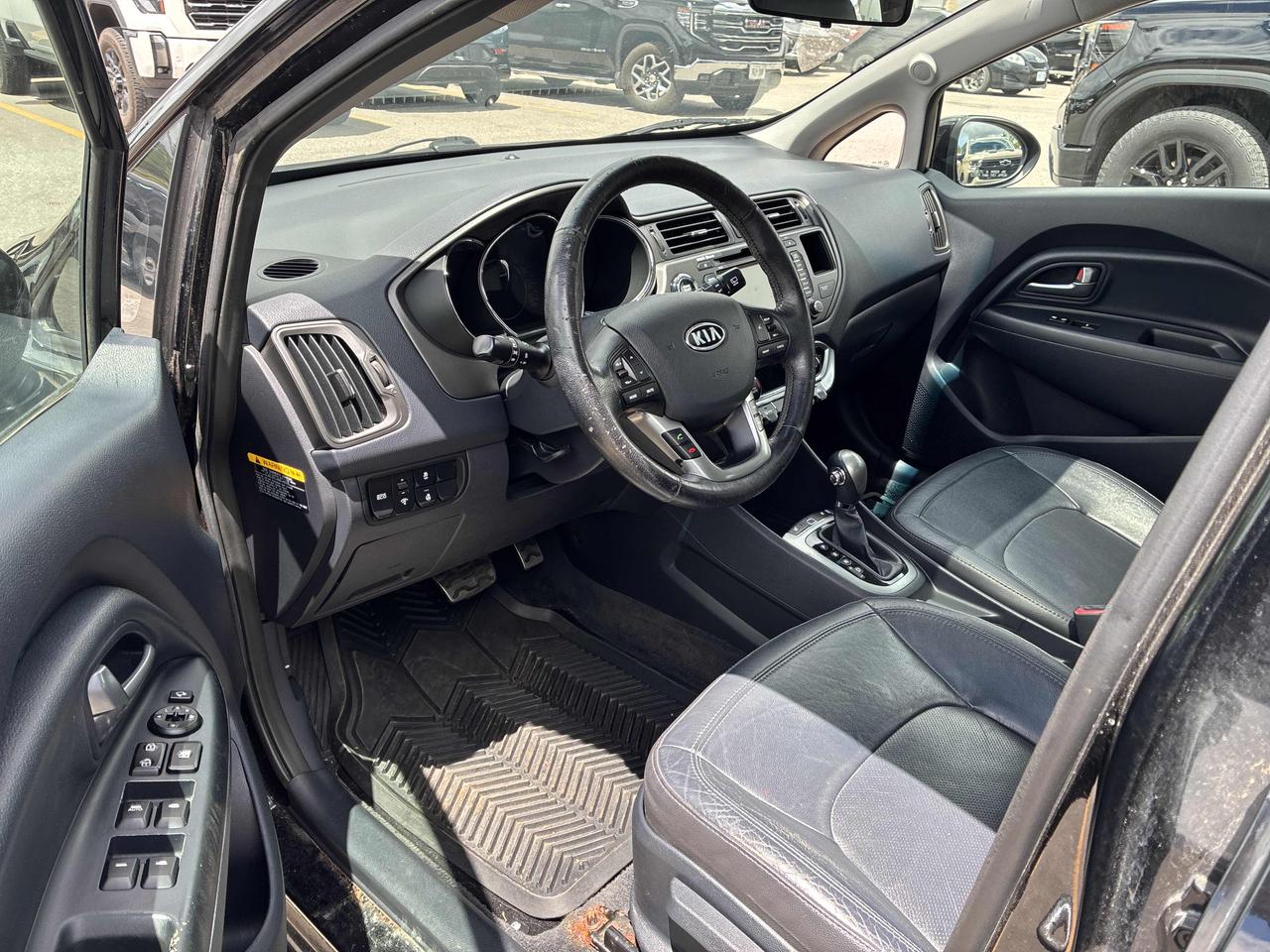 2013 Kia Rio SX-AUTO, NAVIGATION, SUNROOF, LEATHER HEATED SEATS - Photo #15