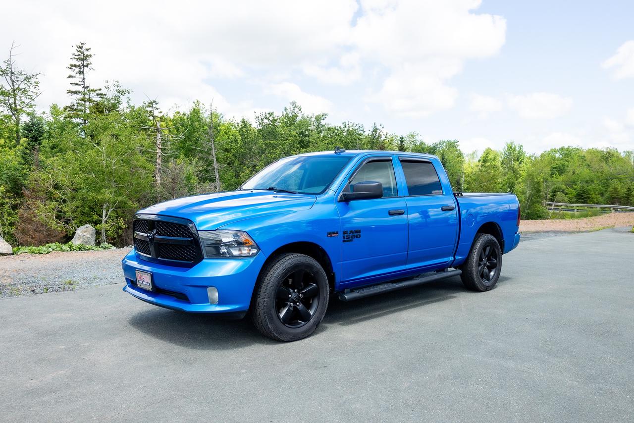 2020 RAM 1500 Classic EXPRESS 4X4 CREW CAB 5'7" BOX