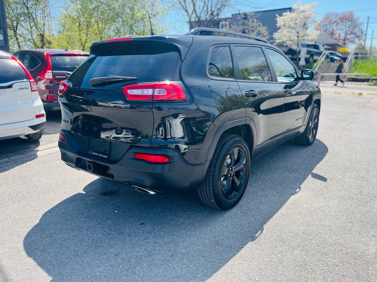 2017 Jeep Cherokee Limited 4WD Photo