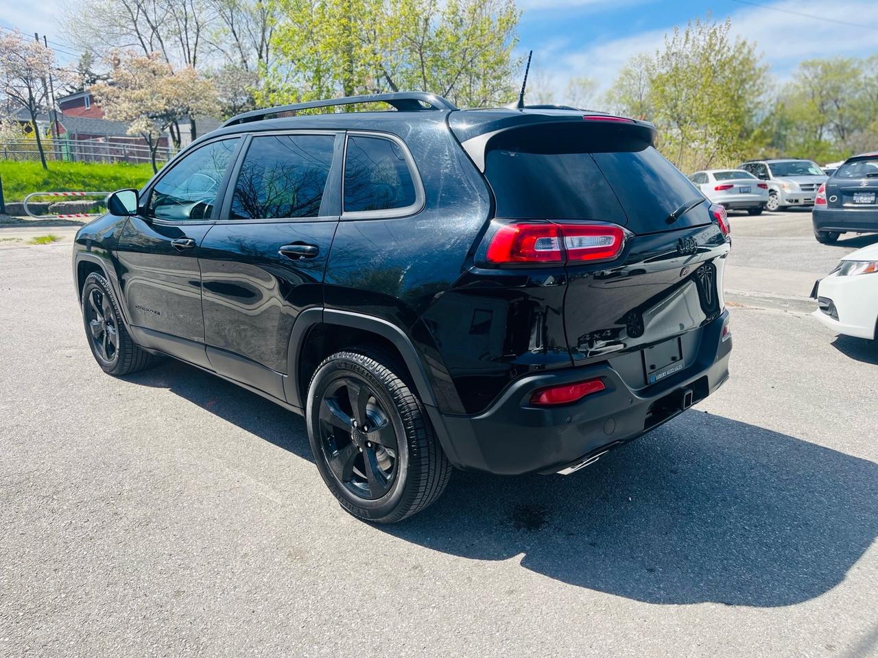 2017 Jeep Cherokee Limited 4WD Photo