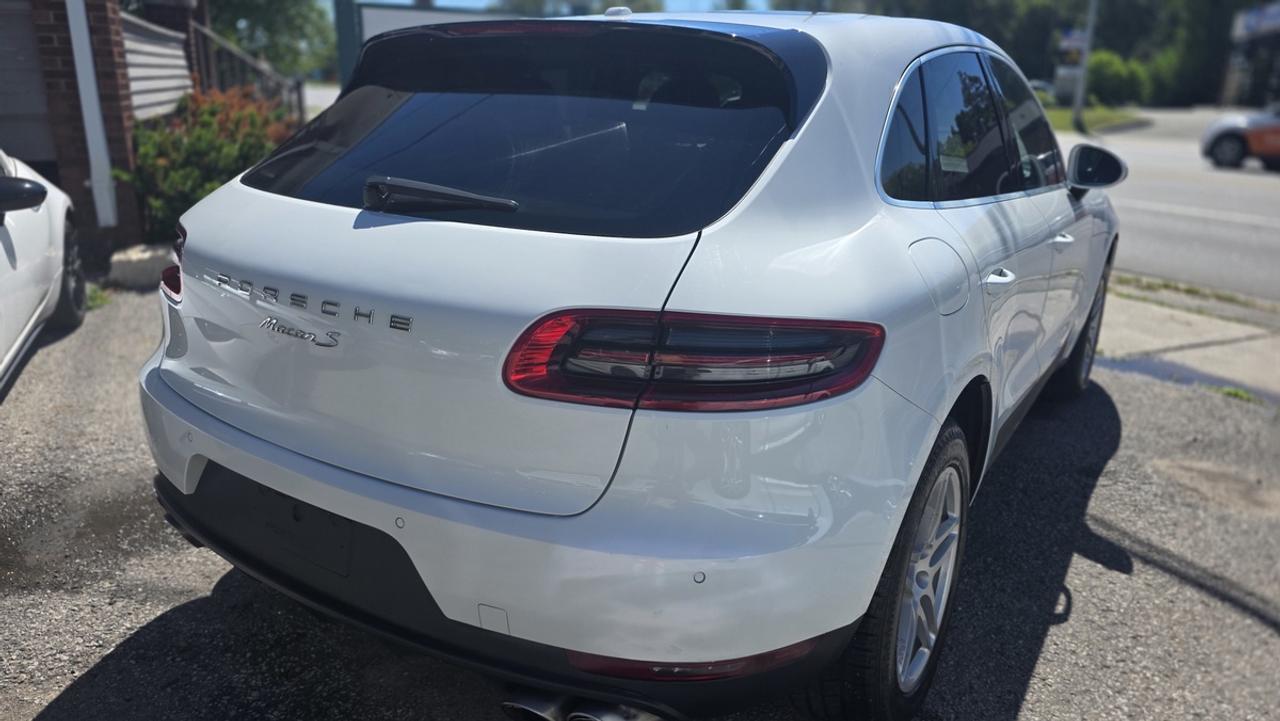 2015 Porsche Macan S Photo