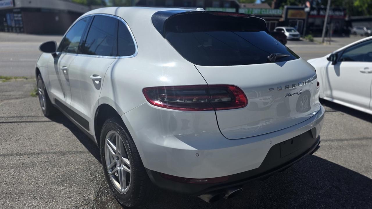 2015 Porsche Macan S Photo