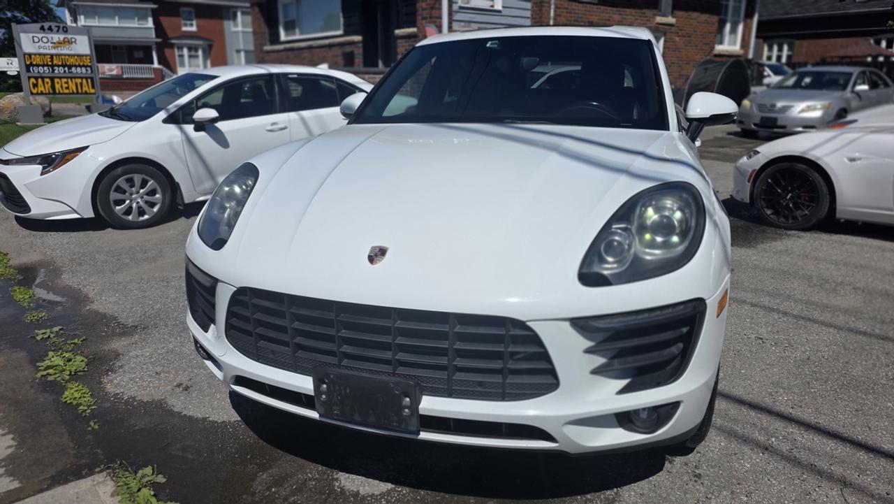 2015 Porsche Macan S Photo
