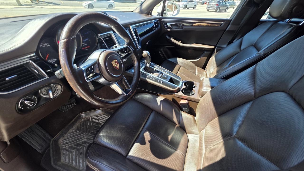 2015 Porsche Macan S Photo