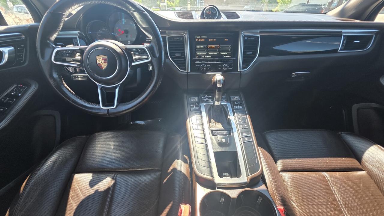 2015 Porsche Macan S Photo