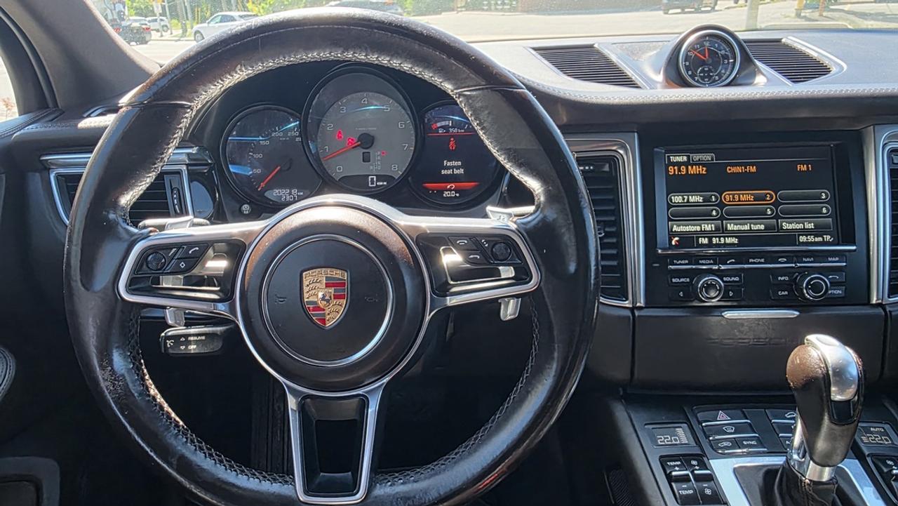 2015 Porsche Macan S Photo