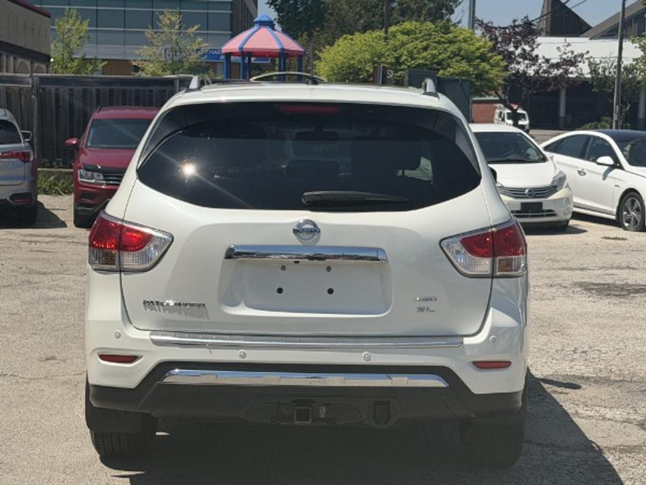 2016 Nissan Pathfinder SL Photo