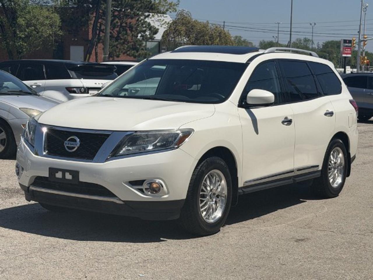 2016 Nissan Pathfinder SL Photo