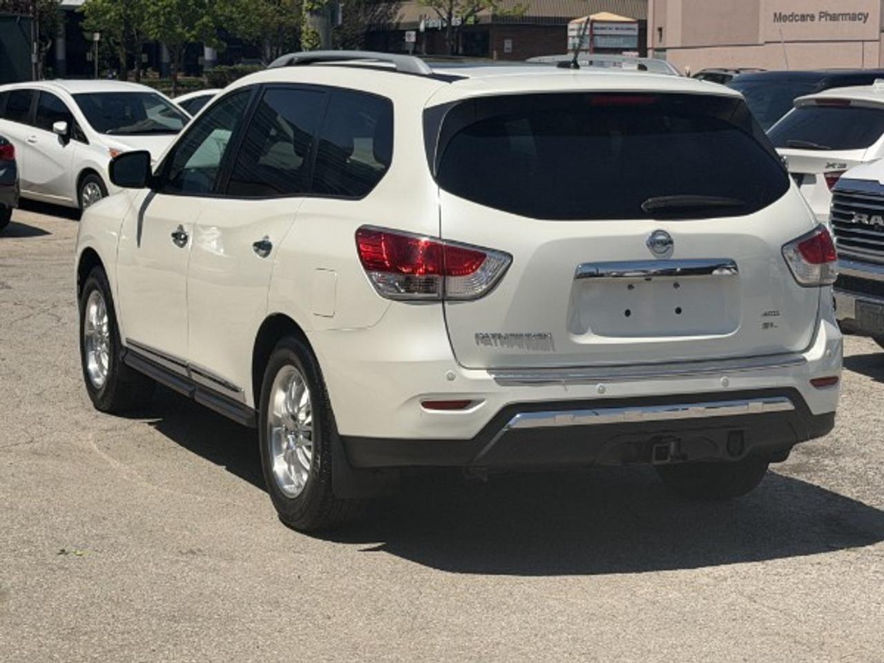 2016 Nissan Pathfinder SL Photo