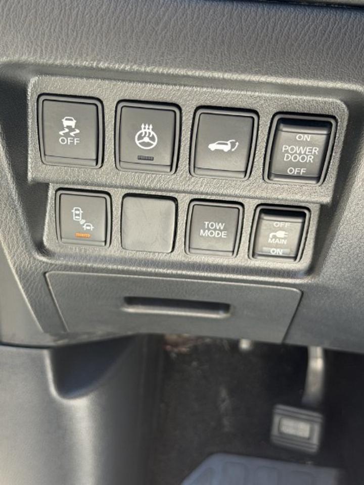 2016 Nissan Pathfinder SL Photo