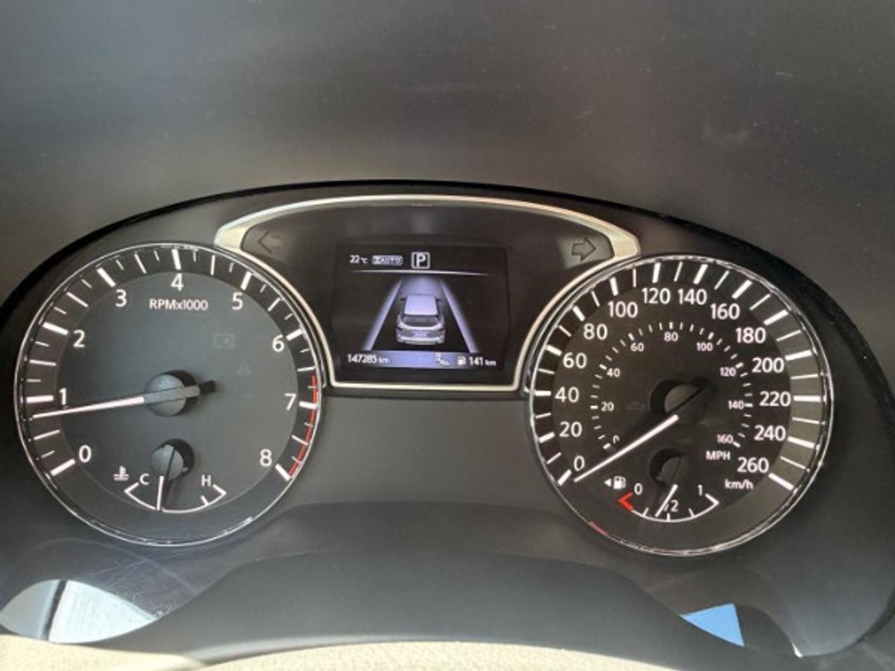 2016 Nissan Pathfinder SL Photo
