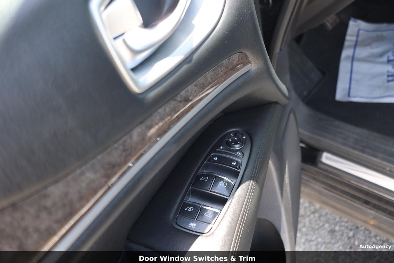 2016 Infiniti QX60 Base Photo