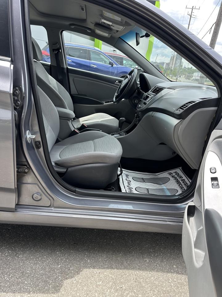 2015 Hyundai Accent GLS Photo
