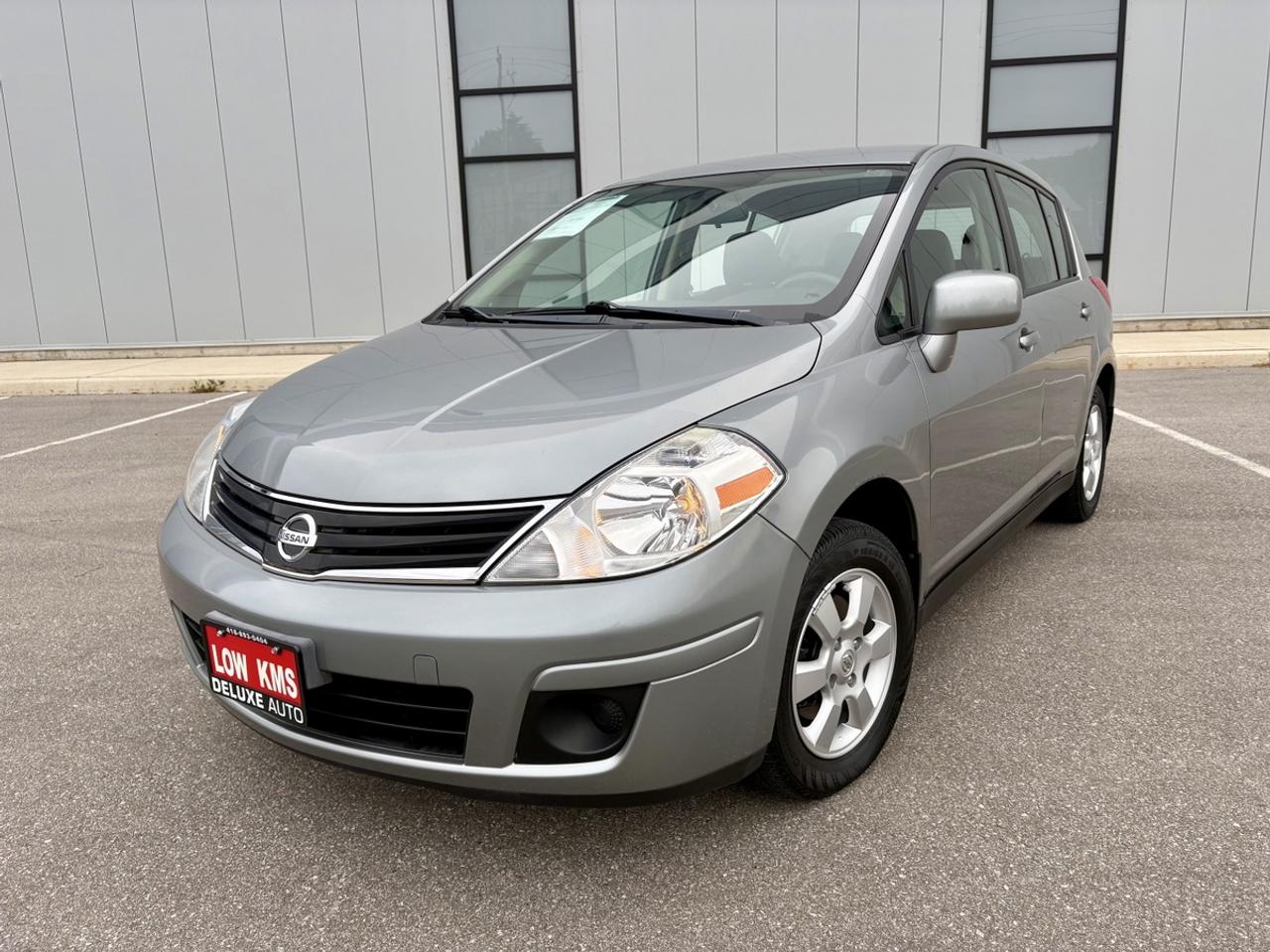 2011 Nissan Versa SL Photo