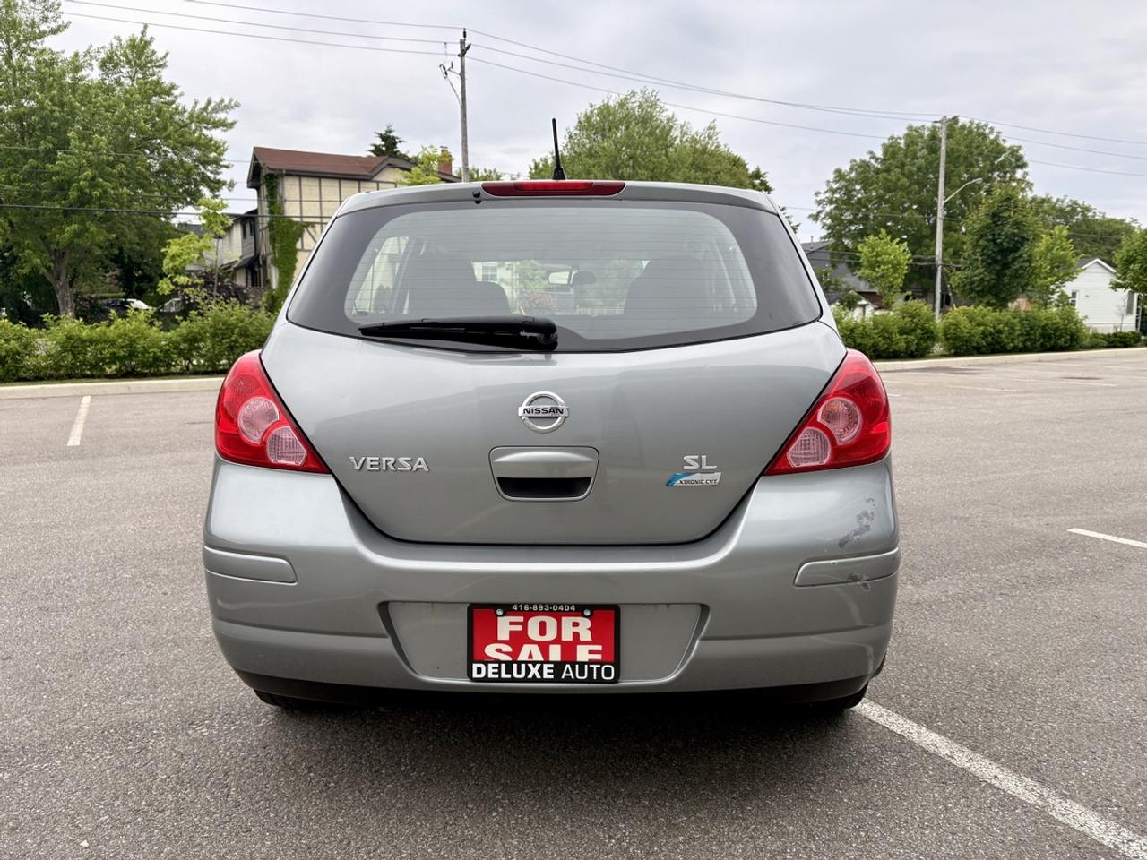 2011 Nissan Versa SL Photo