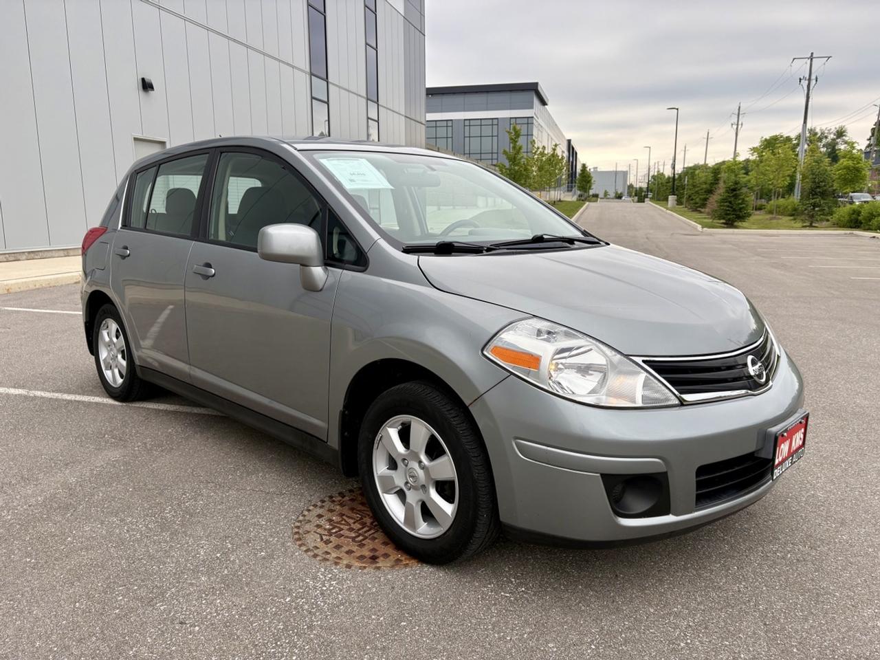 2011 Nissan Versa SL Photo
