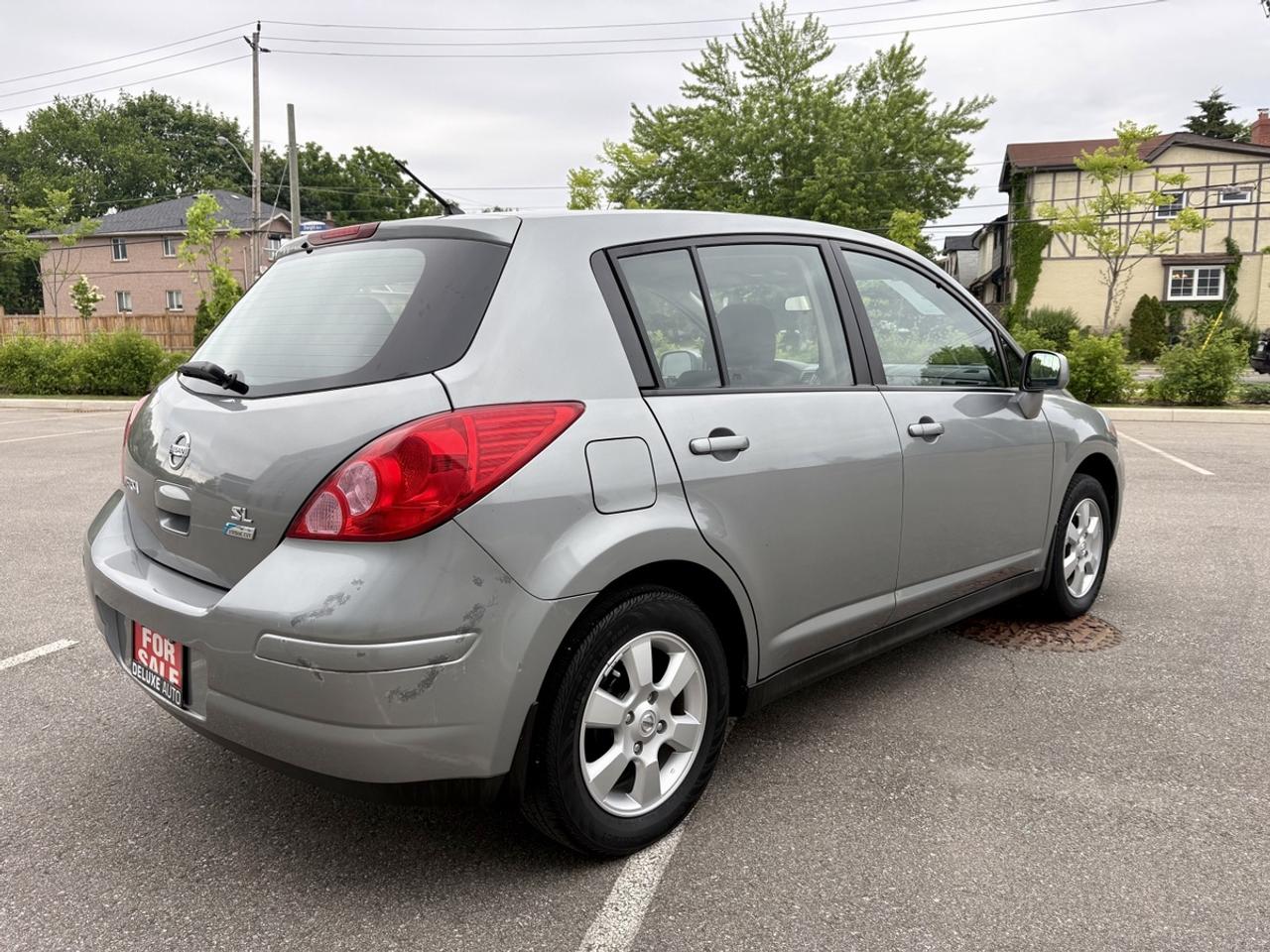 2011 Nissan Versa SL Photo