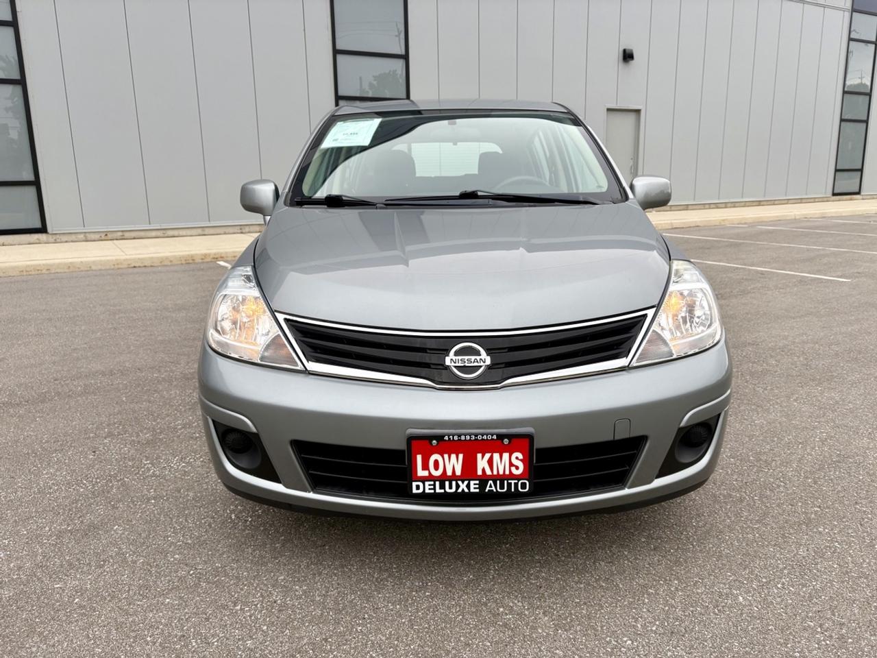2011 Nissan Versa SL Photo
