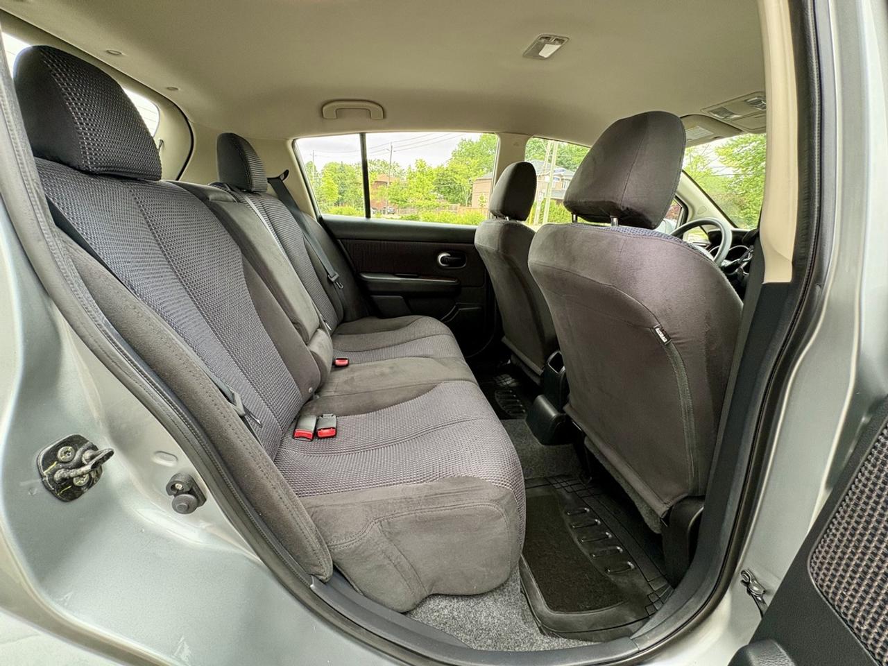 2011 Nissan Versa SL Photo
