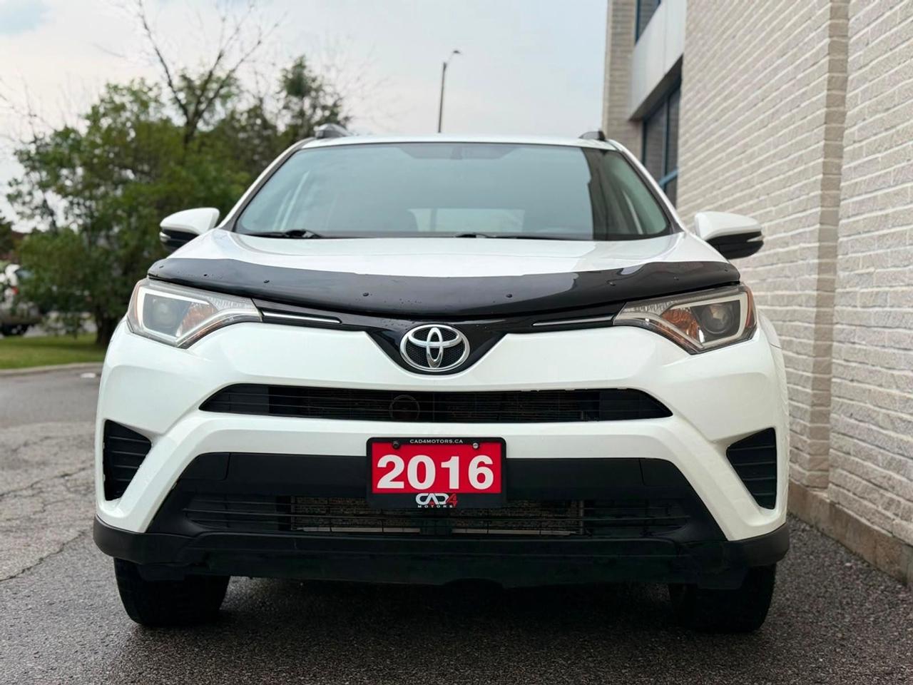 2016 Toyota RAV4 LE AWD Photo