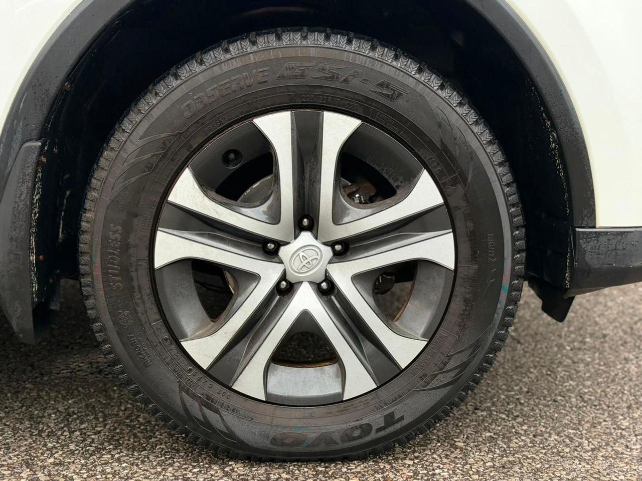 2016 Toyota RAV4 LE AWD Photo