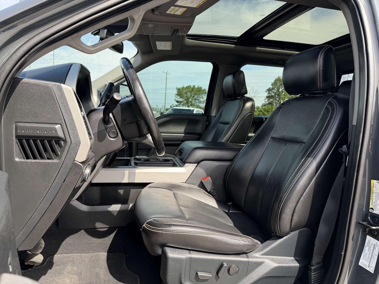 2021 Ford F-250 Lariat 4WD Crew Cab 6.75' Box Photo