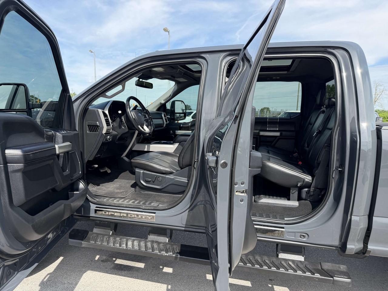2021 Ford F-250 Lariat 4WD Crew Cab 6.75' Box Photo