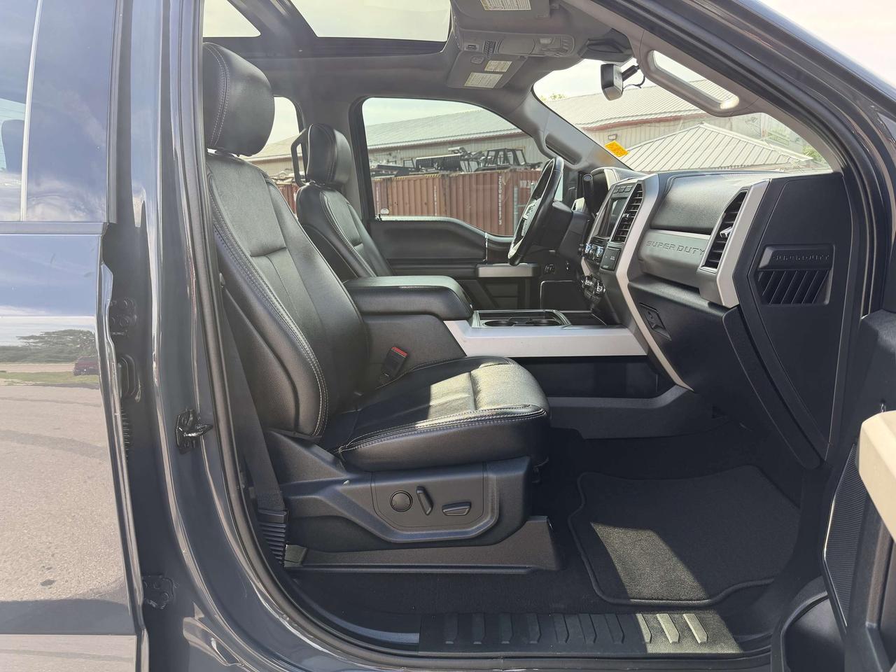 2021 Ford F-250 Lariat 4WD Crew Cab 6.75' Box Photo