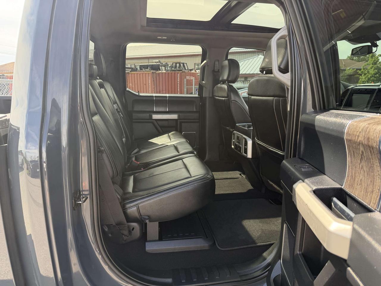 2021 Ford F-250 Lariat 4WD Crew Cab 6.75' Box Photo