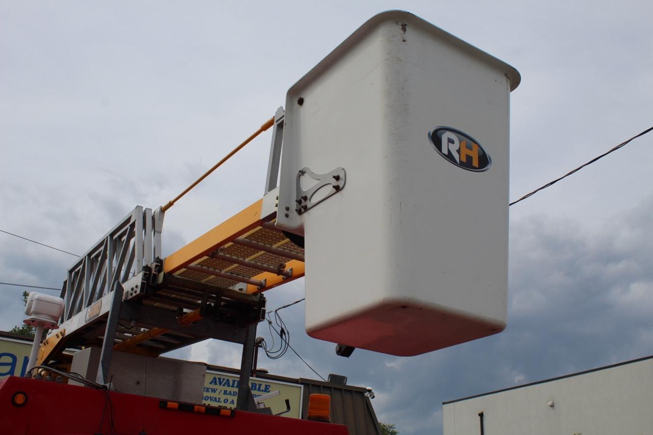 2015 Ford Econoline E450 Service Bucket Truck RH Photo