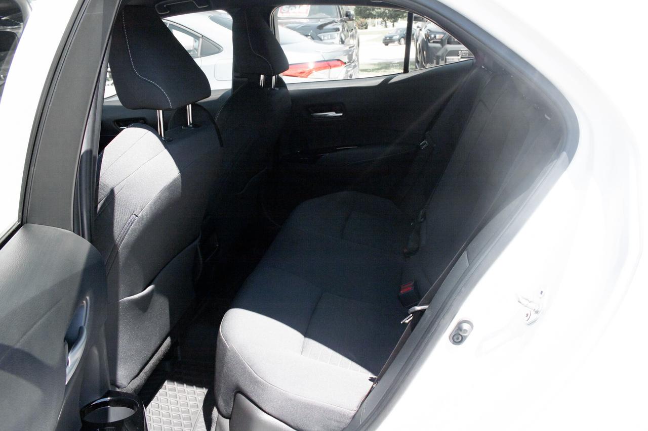 2025 Toyota Corolla Hatchback Base 5dr Photo