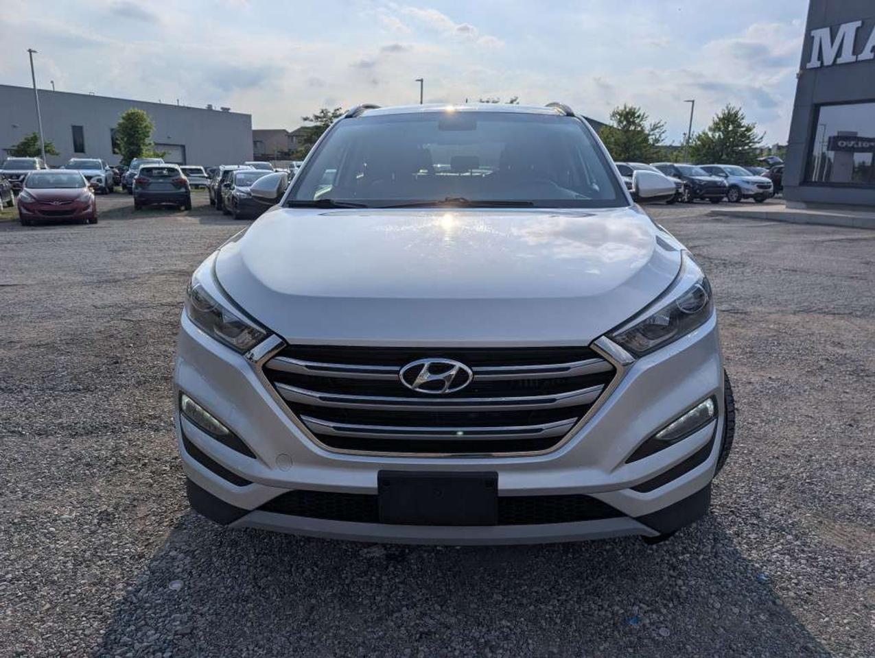 2017 Hyundai Tucson SE AWD   LEATHER   SUNROOF   CAMERA   HTD SEATS Photo