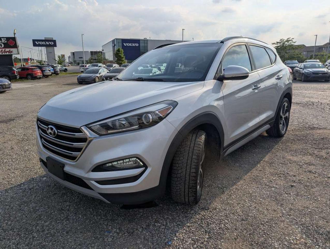 2017 Hyundai Tucson SE AWD   LEATHER   SUNROOF   CAMERA   HTD SEATS Photo1