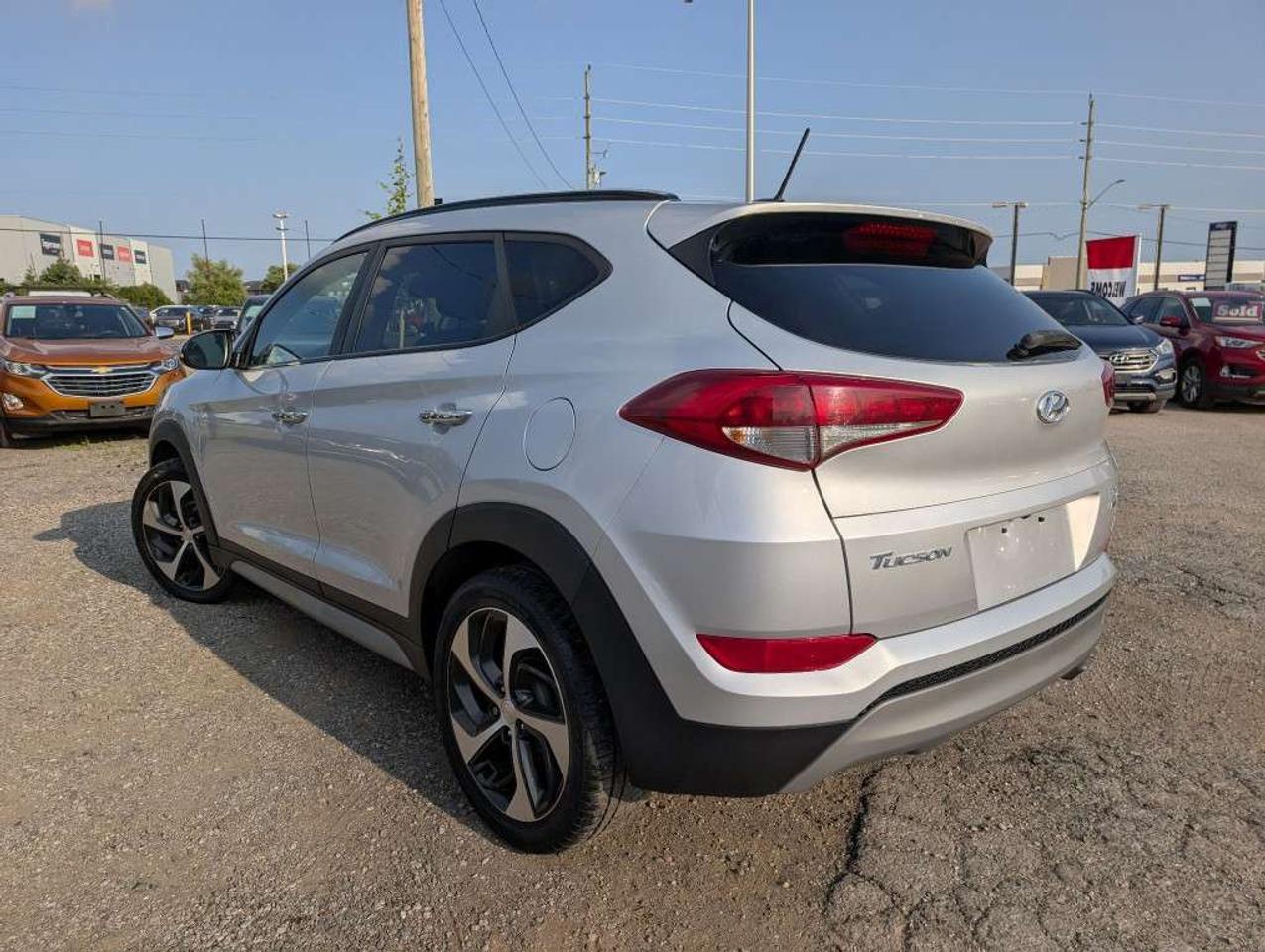 2017 Hyundai Tucson SE AWD   LEATHER   SUNROOF   CAMERA   HTD SEATS Photo