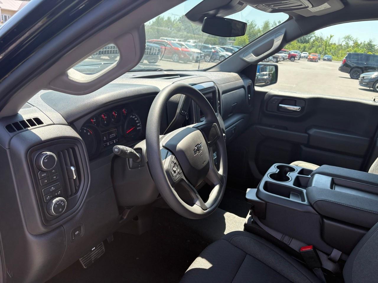 2026 Chevrolet Silverado 1500 Crew Cab Standard Box 4-Wheel Drive Custom Trail Boss Photo