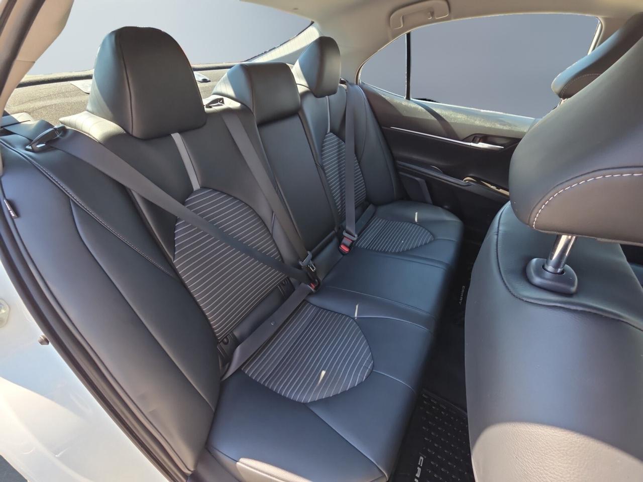 2021 Toyota Camry SE Auto * CAMERA / LANE ASSIST / ALLOYS / HEATED S Photo