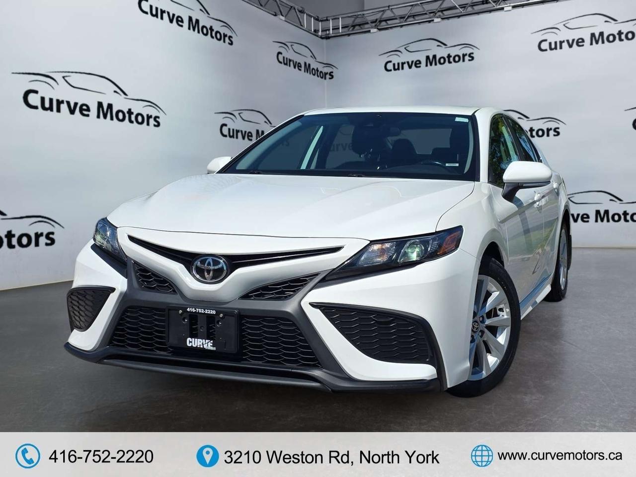 2021 Toyota Camry SE Auto * CAMERA / LANE ASSIST / ALLOYS / HEATED SEATS / SPOILER Photo