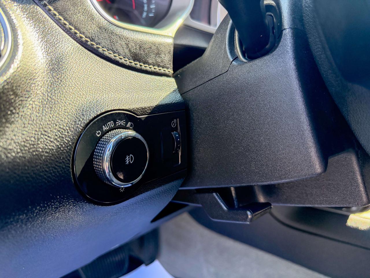 2015 Chevrolet Camaro LT/LOW KM/ROOF/REMOTE/CAMERA/NO ACCIDENTS/3.6L Photo