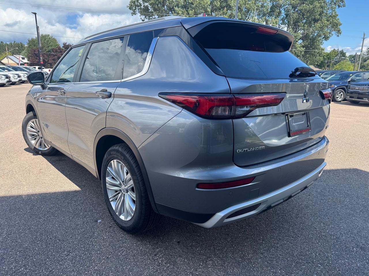 2023 Mitsubishi Outlander SE 4DR S-AWC Photo