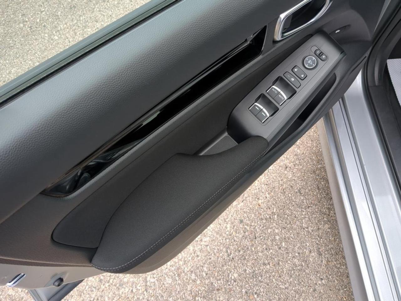2025 Honda Civic Hybrid Sport eCVT Sedan Photo