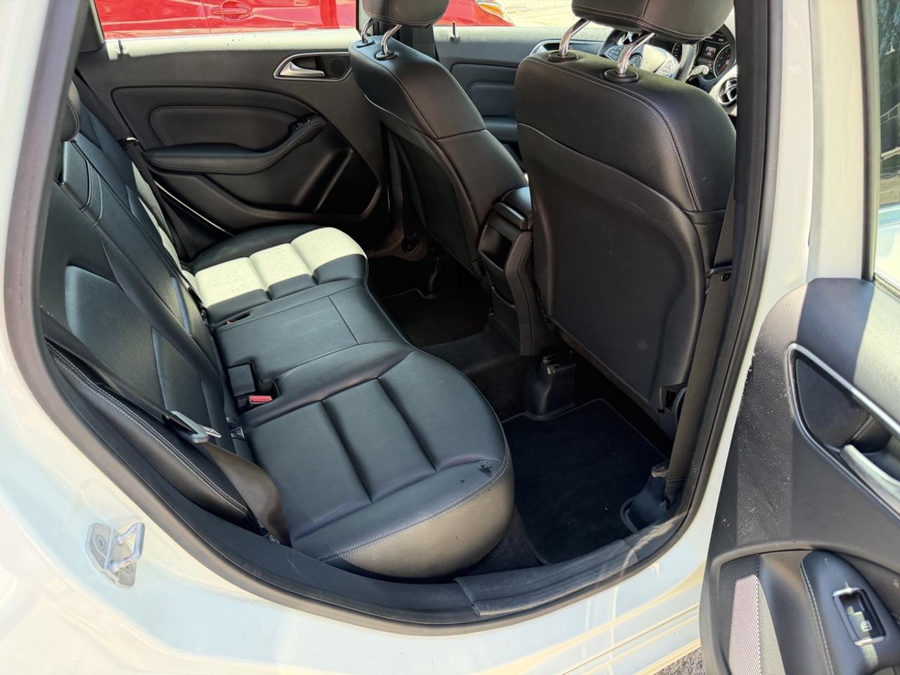 2016 Mercedes-Benz B-Class B 250 4-MATIC Photo